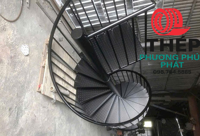 Cầu Thang Thép Tấm xoắn ốc