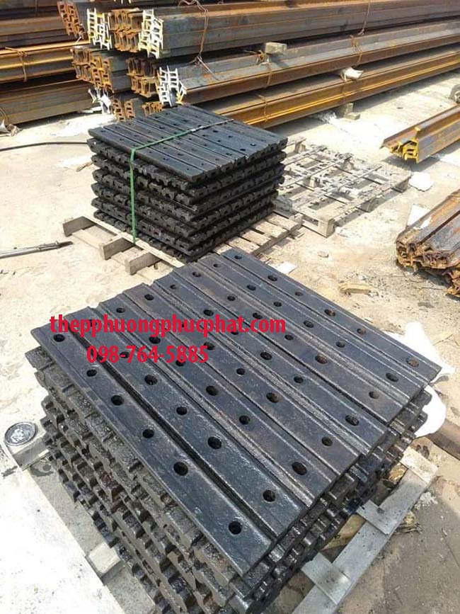 ray thép đục lỗ