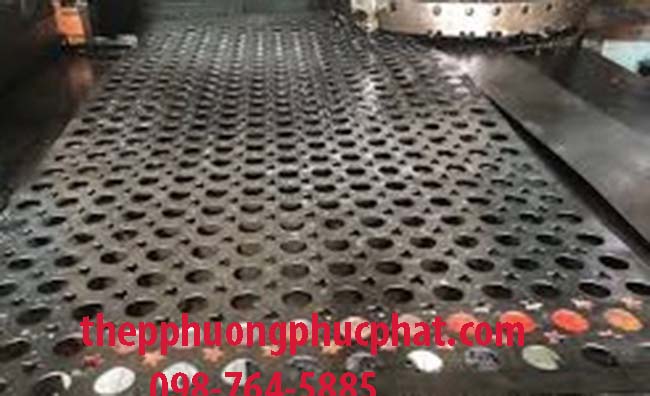 đục tấm thép theo quy cách