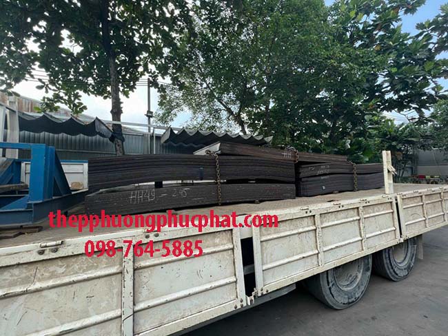 vận chuyển thép tấm gân