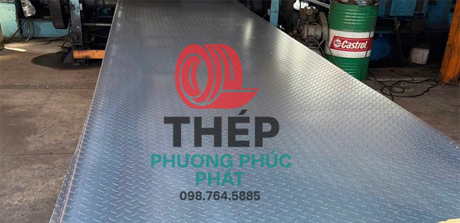 gia công cắt Thép tấm gân chống trượt