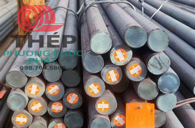 Thép tròn cán nóng tại kho