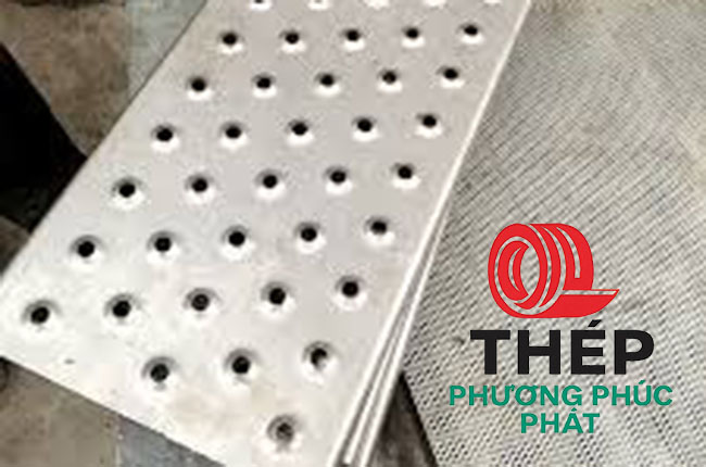 Thép Đục Lỗ Chống Trượt loại 1